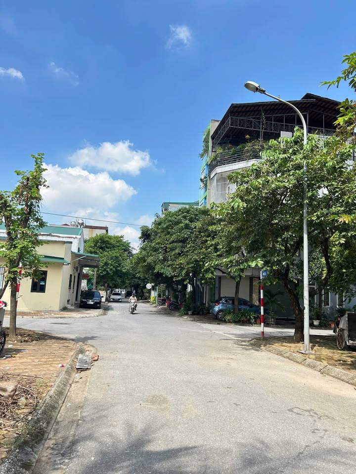 Bán đất Trâu Quỳ 37m², mặt tiền 3.7m, đường 12m, kinh doanh đỉnh cao, giá chỉ nhỉnh 7 tỷ