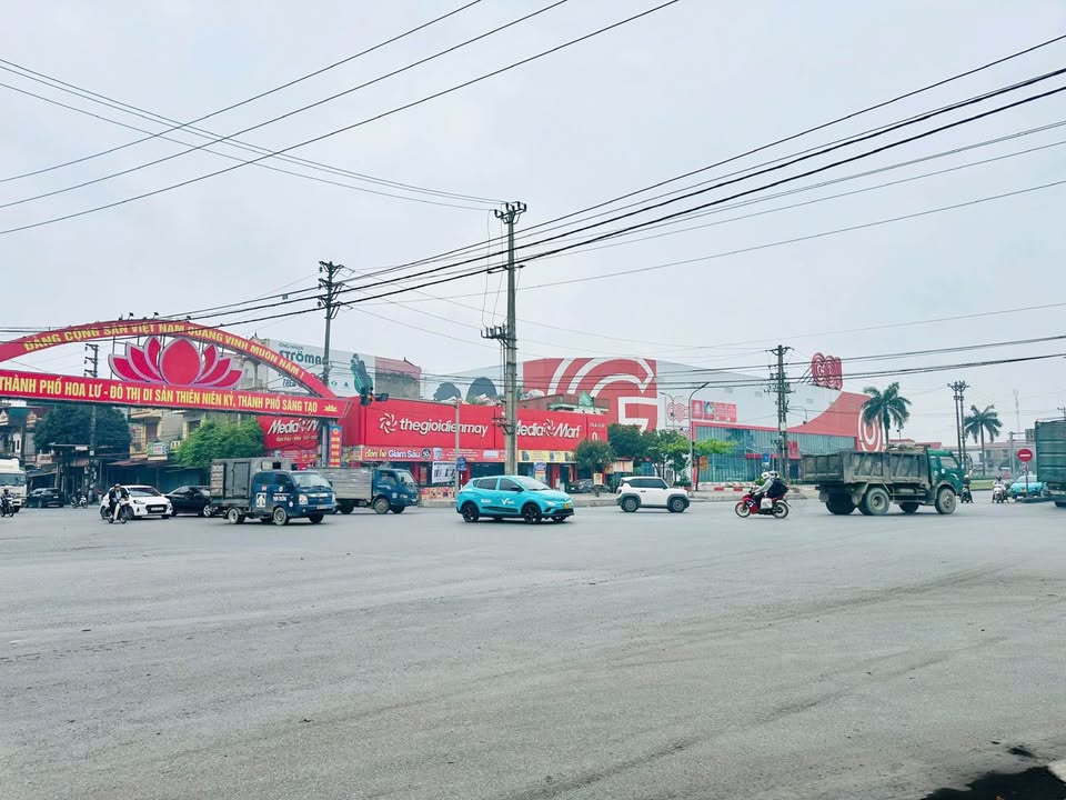 Đất mặt tiền Nguyễn Công Trứ tặng nhà 2 tầng, kinh doanh bao cháy, 65m2