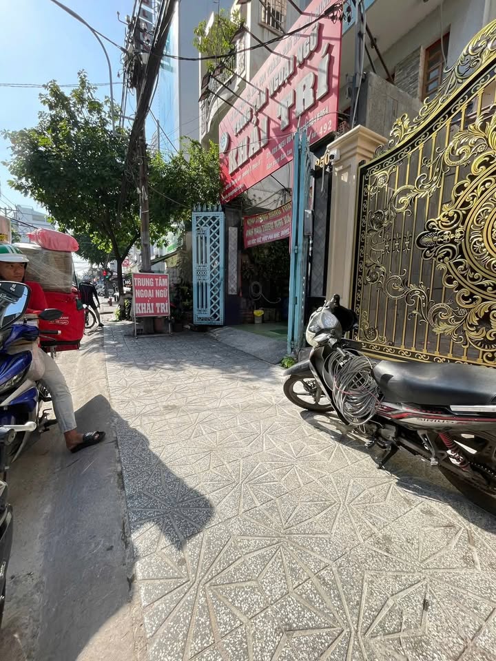 Bán nhà mặt tiền kinh doanh Âu Dương Lân, Phường 3, Quận 8 4,2m x 38m, 15 phòng ngủ, 160 triệu/tháng