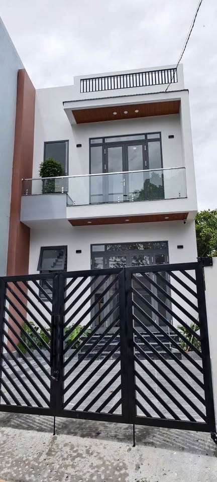 Bán nhà 2 tầng kiệt ô tô 100m2, 3 phòng ngủ, full nội thất tại thành phố Huế