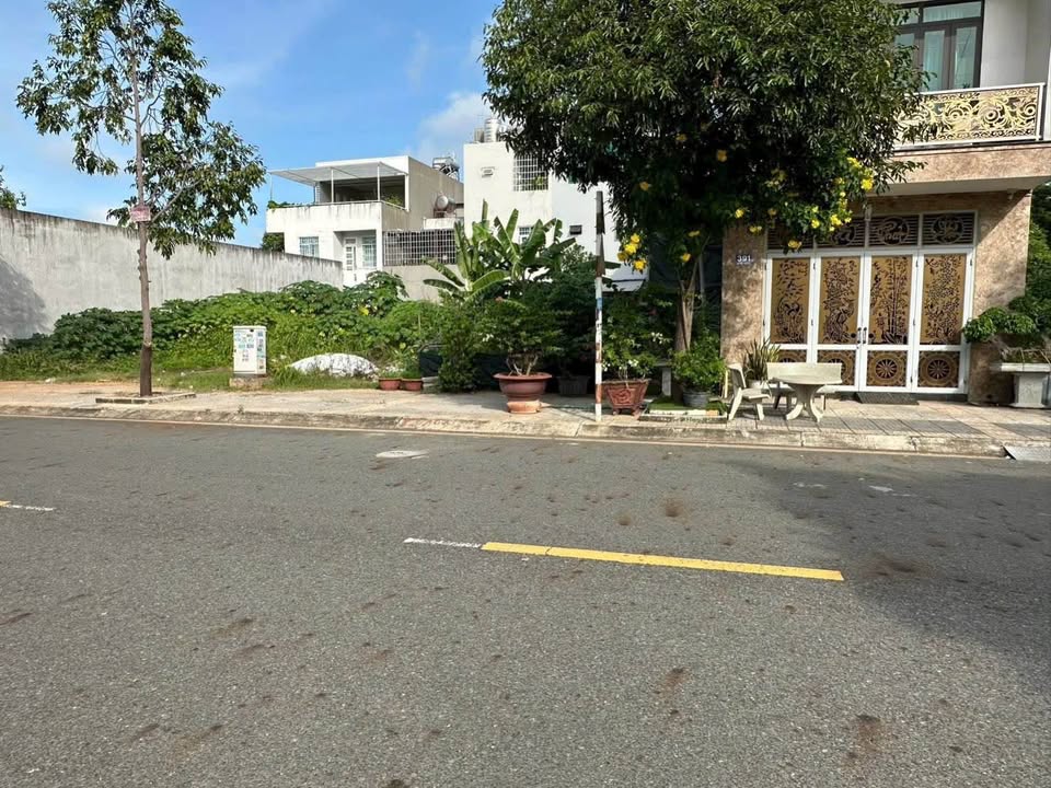 Bán đất mặt tiền đường Nguyễn Thái Học, chỉ cách công viên thành phố Bà Rịa vài bước chân