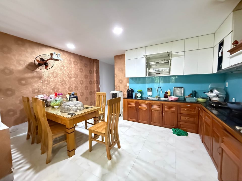 Diện tích khủng 100m2, thiết kế gác lửng đúc xịn sò, đảm bảo không gian sống cực thoáng đãng