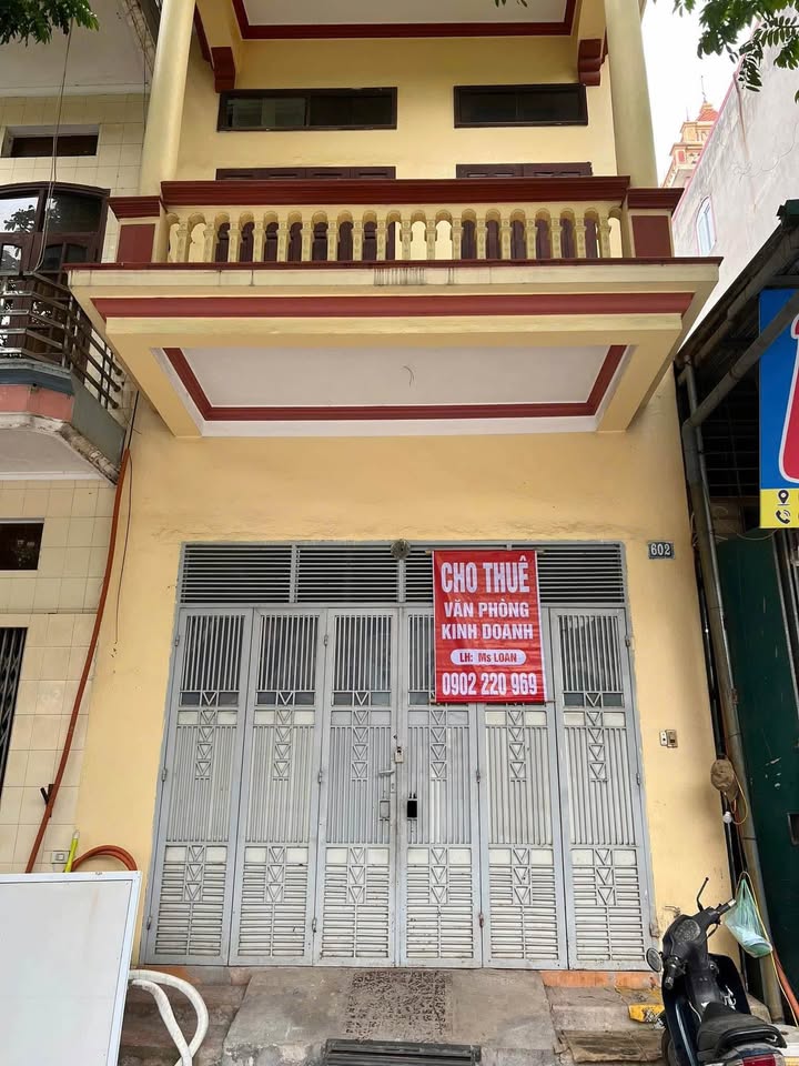 Nhà mặt phố Vĩnh Yên - Vỉa hè rộng, buôn bán cực lộc, chủ nhà dễ thương