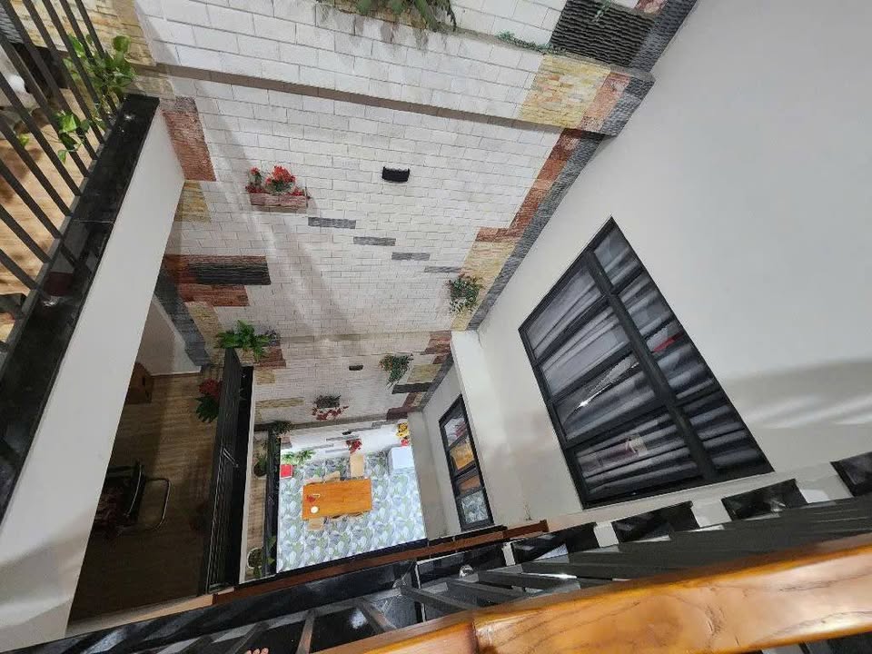 Nhà 3 tầng lô góc 2 mặt kiệt, nở hậu, gần biển Tam Kỳ - 90m²