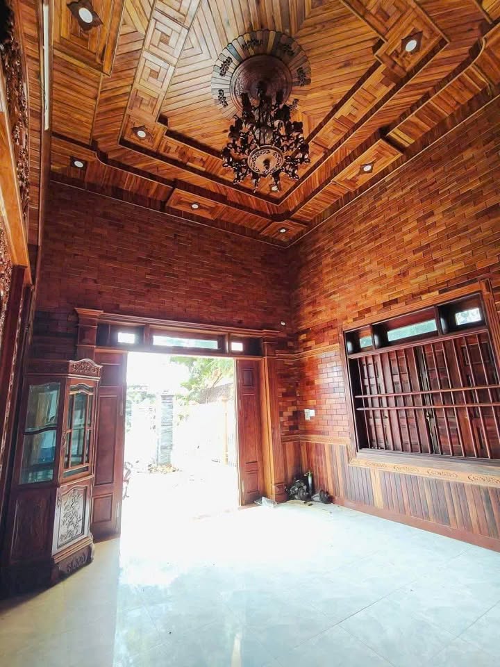 Bán biệt thự mặt tiền Lê Quý Đôn, Đồng Xoài, Bình Phước, kinh doanh sầm uất