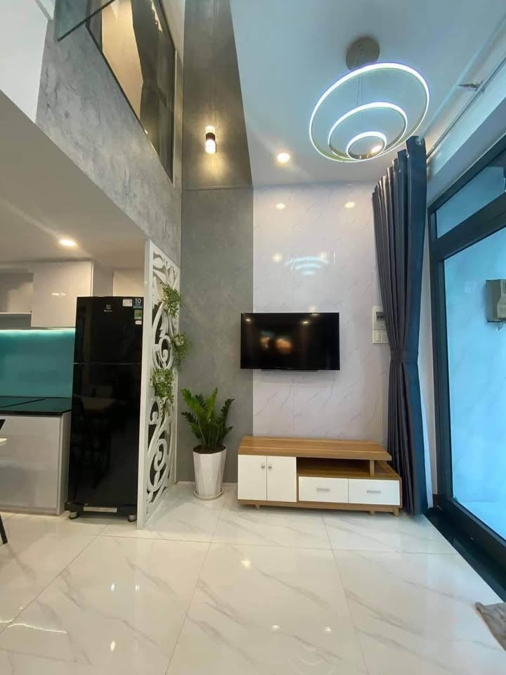 Nhà 2 tầng kiệt rộng, đủ nội thất, sẵn sàng đón bạn về dinh