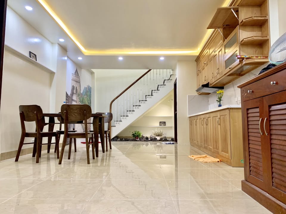 Nhà Mỹ Đình 5 tầng đẹp, sổ vuông vắn, giá 7.5 tỷ