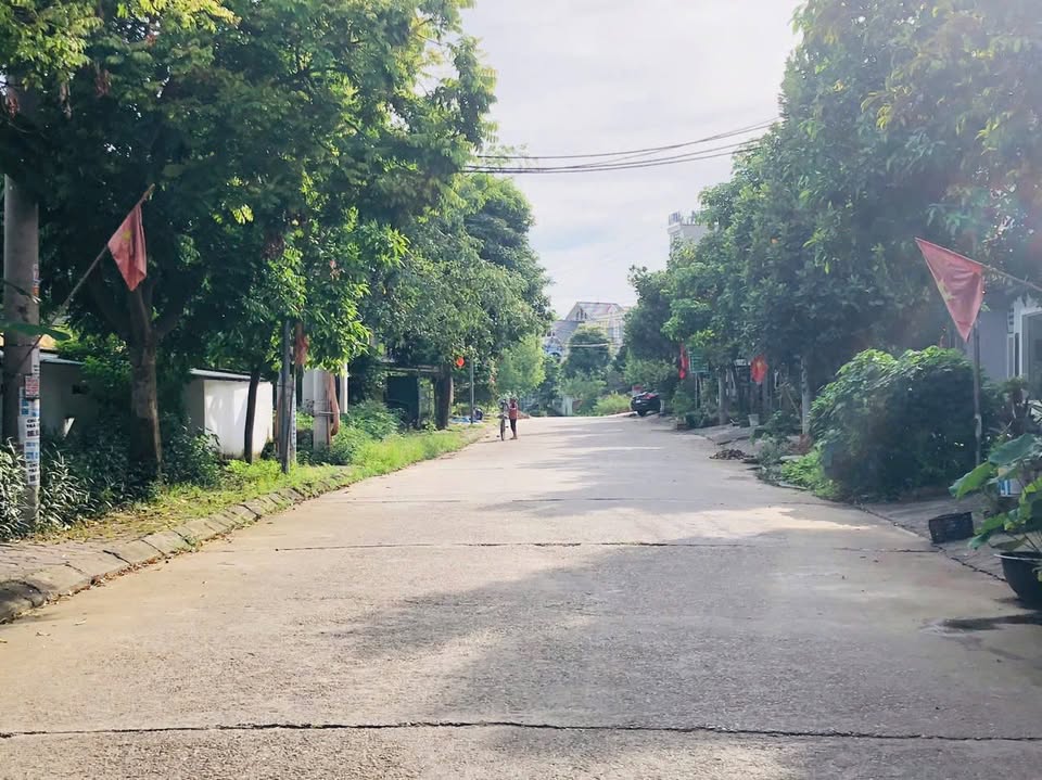 Bán nhà 2 tầng thiết kế đẹp, hiện đại, phù hợp để ở và kinh doanh