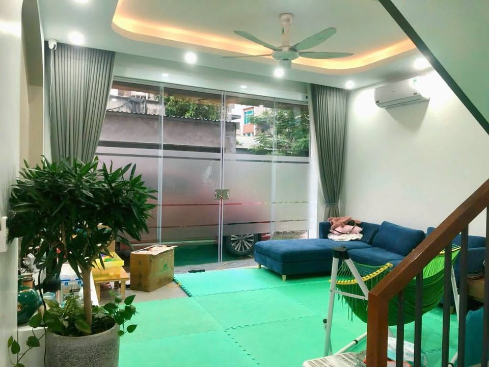 Bán nhà 2 tầng diện tích 103m2 tại Cẩm Bình, Cẩm Phả, có sân vườn, tặng nội thất