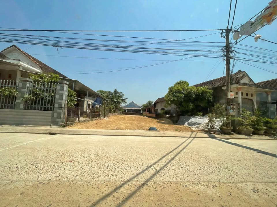 Đất Đông Bình, đường 10m, 110m2, sổ sẵn, giá hời