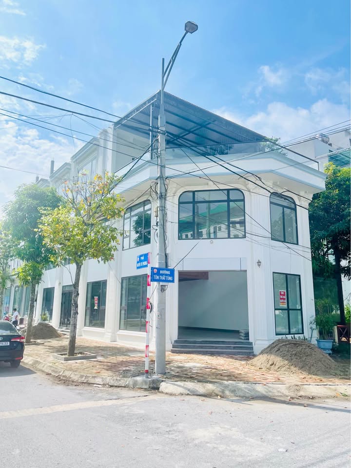 Bán nhà 3 tầng lô góc 2 mặt tiền, đường đôi Phạm Ngọc Nhị, Đồng Văn Xanh, Kim Bảng, Hà Nam