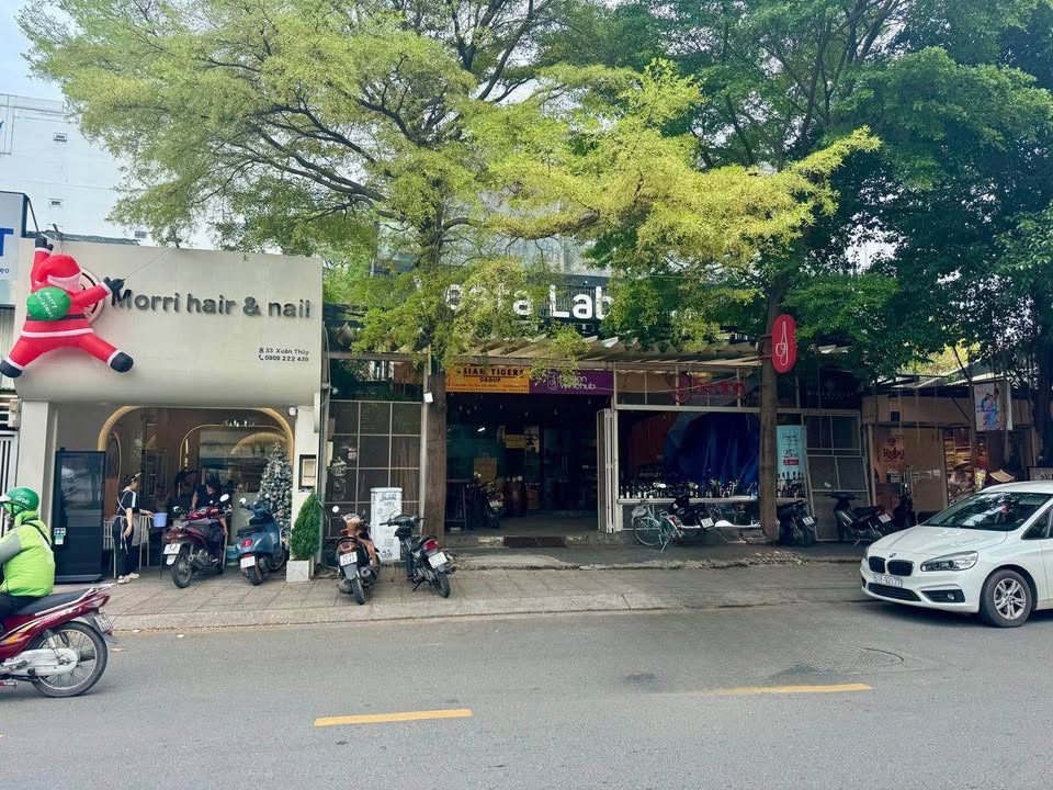 Cho thuê, sang nhượng mặt bằng lầu 2 mặt tiền Xuân Thủy, Thảo Điền, Quận 2