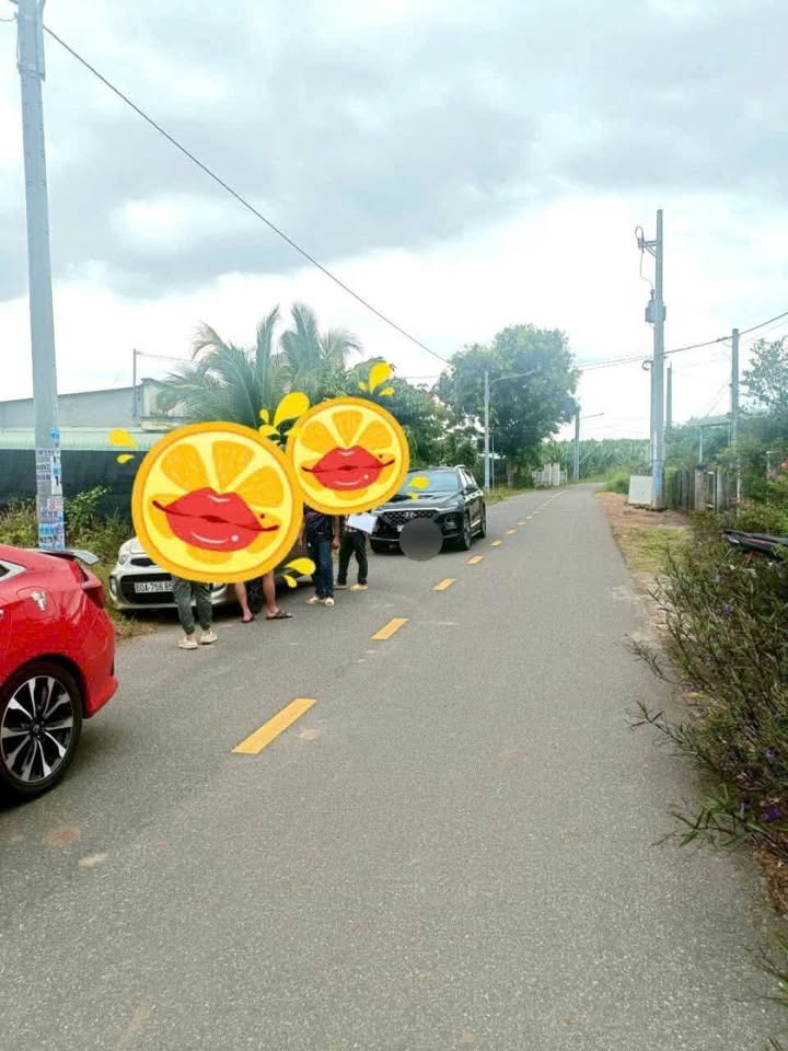 Nhà mặt tiền Láng Dài giá sập sàn, ngân hàng hỗ trợ 800 triệu