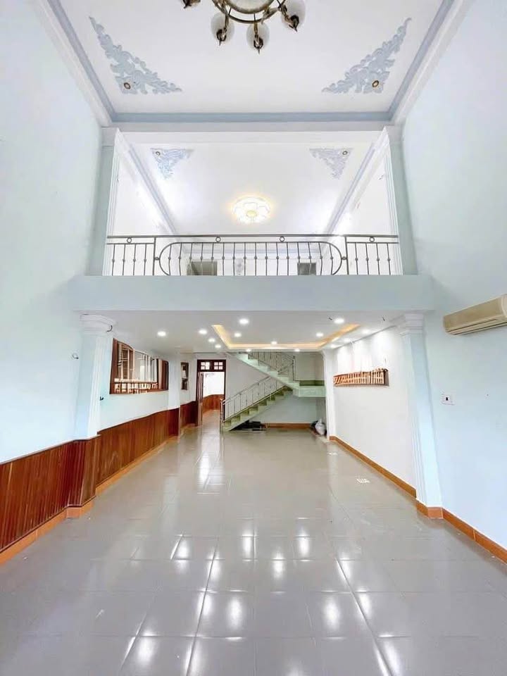 Nhà mặt tiền Ngô Quyền kinh doanh đỉnh cao, vị trí vàng