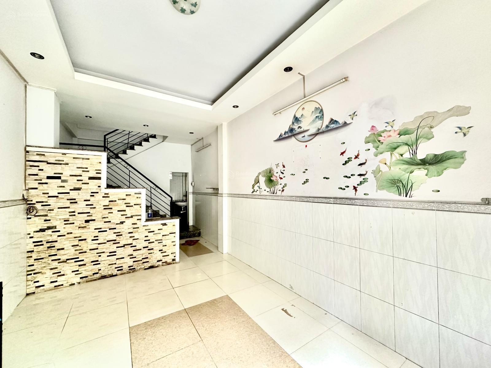 Cho thuê nguyên căn 3PN giá siêu hời 93m2 trung tâm Sài Gòn, sau lưng ĐH KINH TẾ Y DƯỢC BÁCH KHOA!!