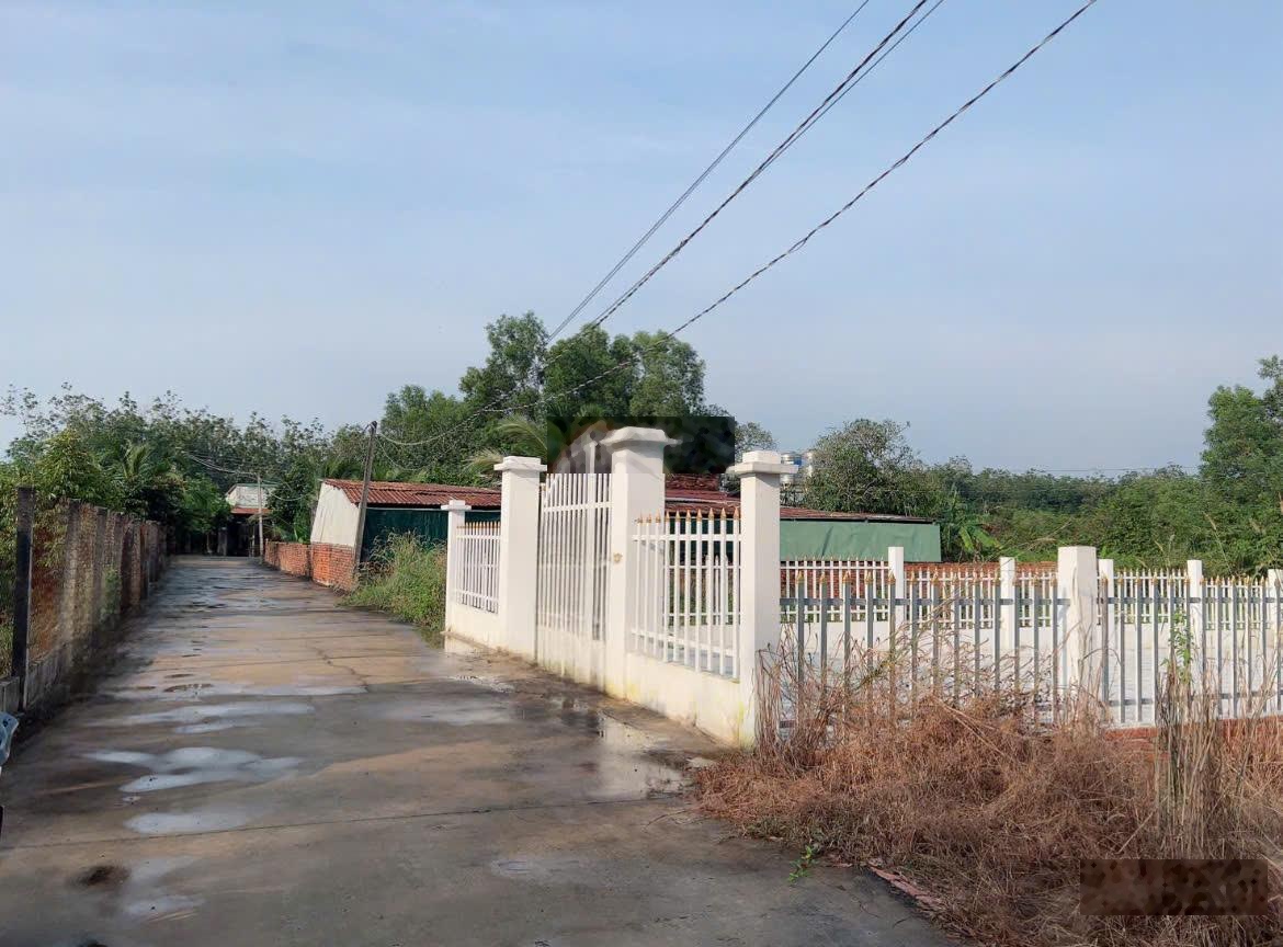 bán gấp nhà ở Bình Dương ngang 10 tổng hơn 400m