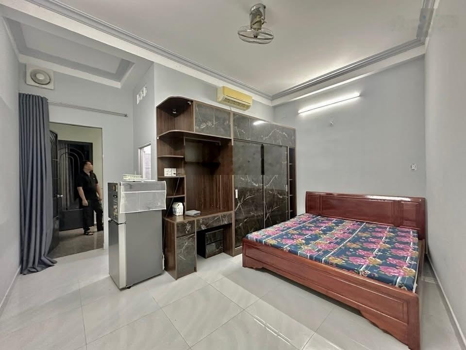 Nhà 3 tầng hẻm thông Nguyễn Văn Công, P3, Gò Vấp, DT 65m2, Giá 4tỷ150, gần chợ TSN, sổ hồng riêng