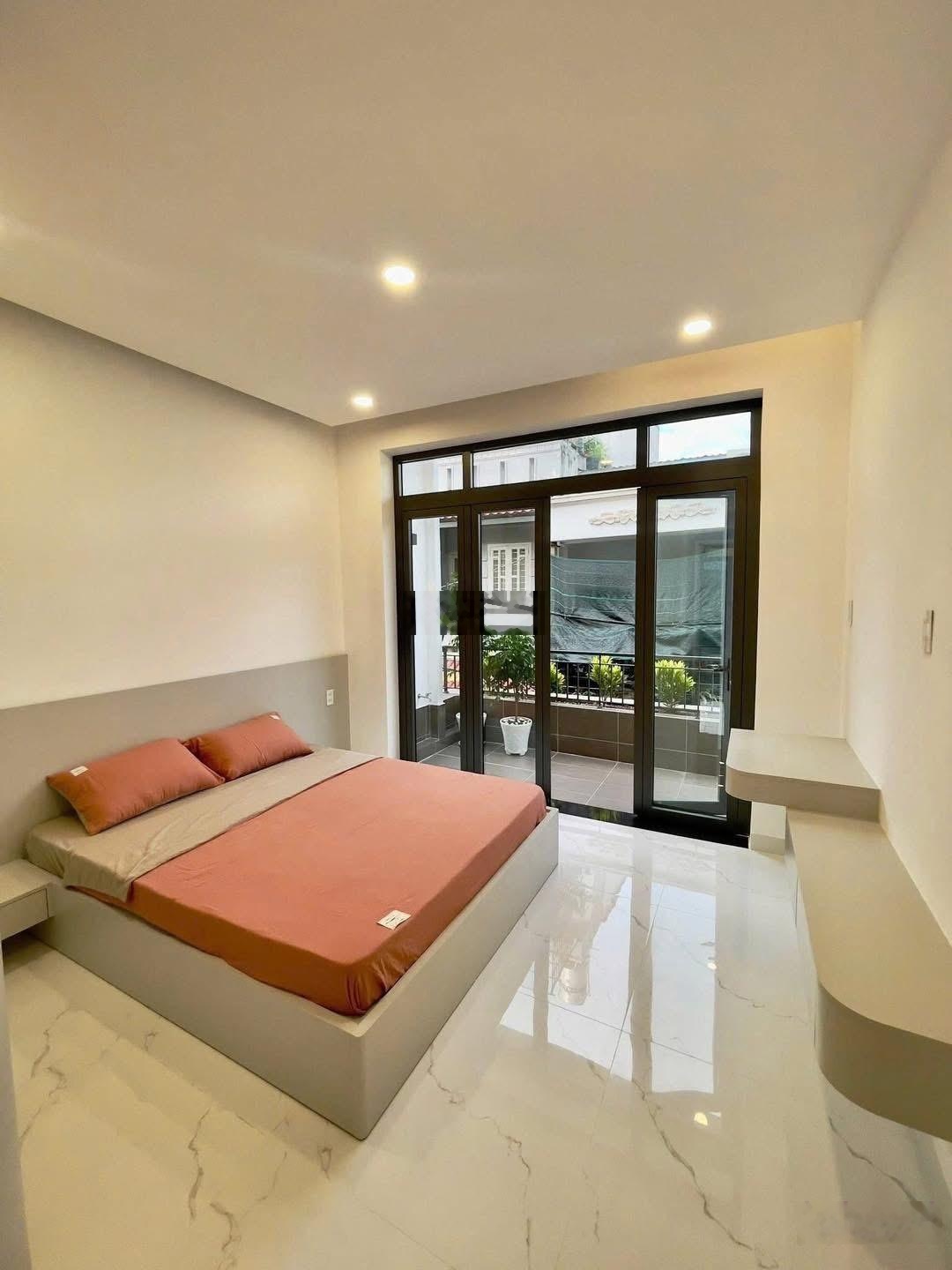 Còn xót lại 1căn nhà mới đầy đủ tiện ích VũHuyTấn. Giá 2ty990. DT63m2(4,5x14m) hẻm oto