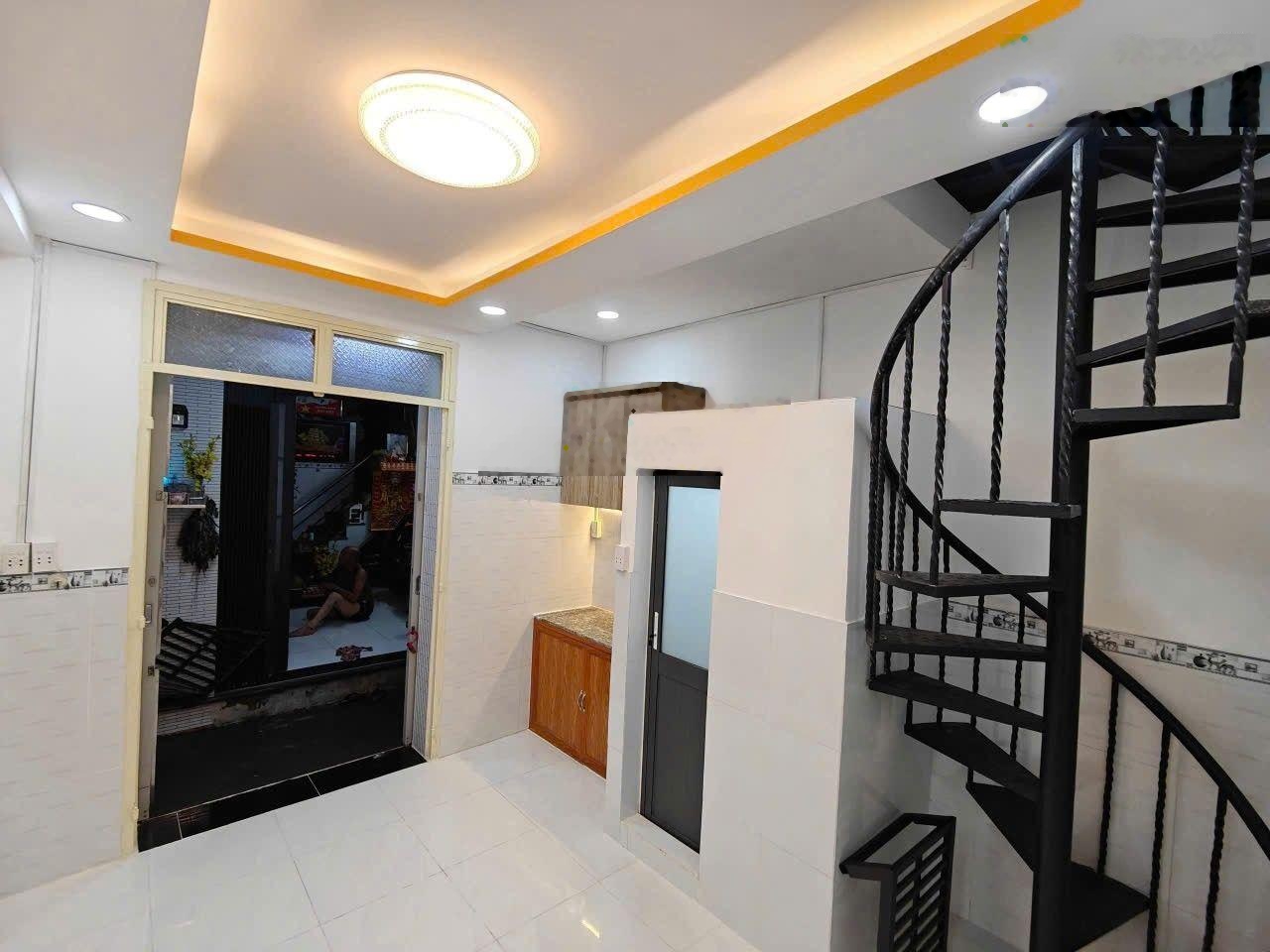 Bán nhà nhỏ giá tốt cho bạn trẻ lập nghiệp