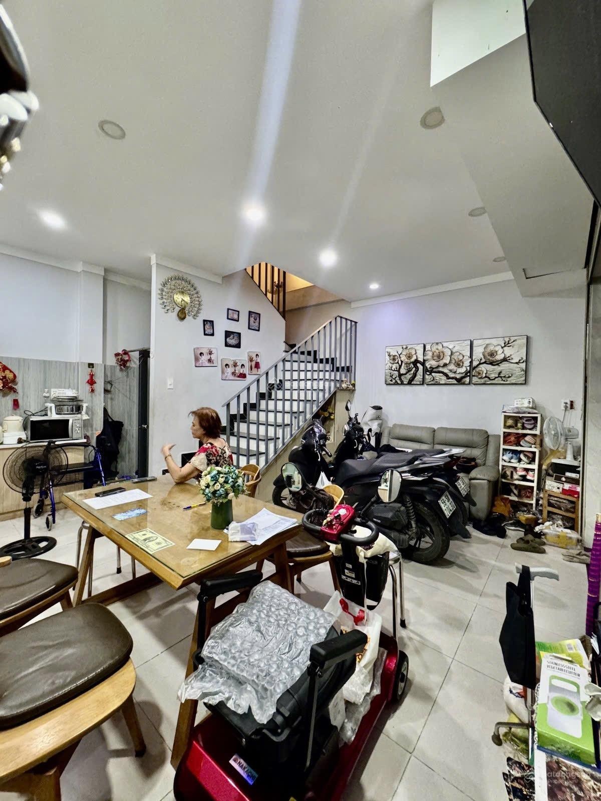 Chủ gửi bán nhà gần chợ bà chiểu gần mt phan văn trị giá 6 tỷ TL