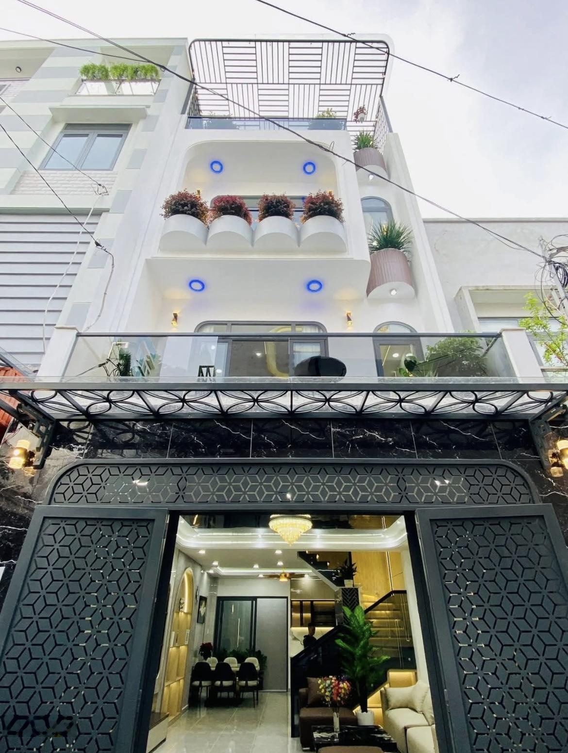 Nhà Tìm Chủ Mới! Có Gara Đậu Xe Hơi ,Đ. VŨ HUY TẤN - BÌNH THẠNH. Giá 3TỶ Thương Lượng