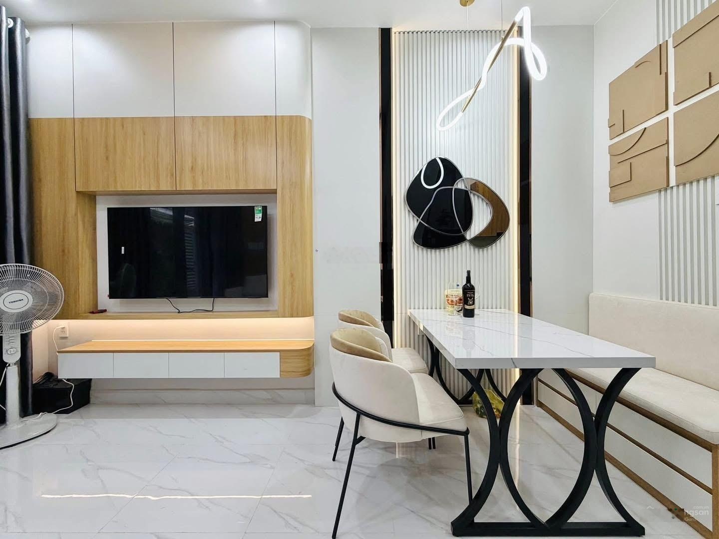 Còn xót 1 căn ngay trung tâm đầy đủ tiện ích LêVănDuyệt.Giá 3ty050.DT45m2(4,5mx10m) hẻm oto