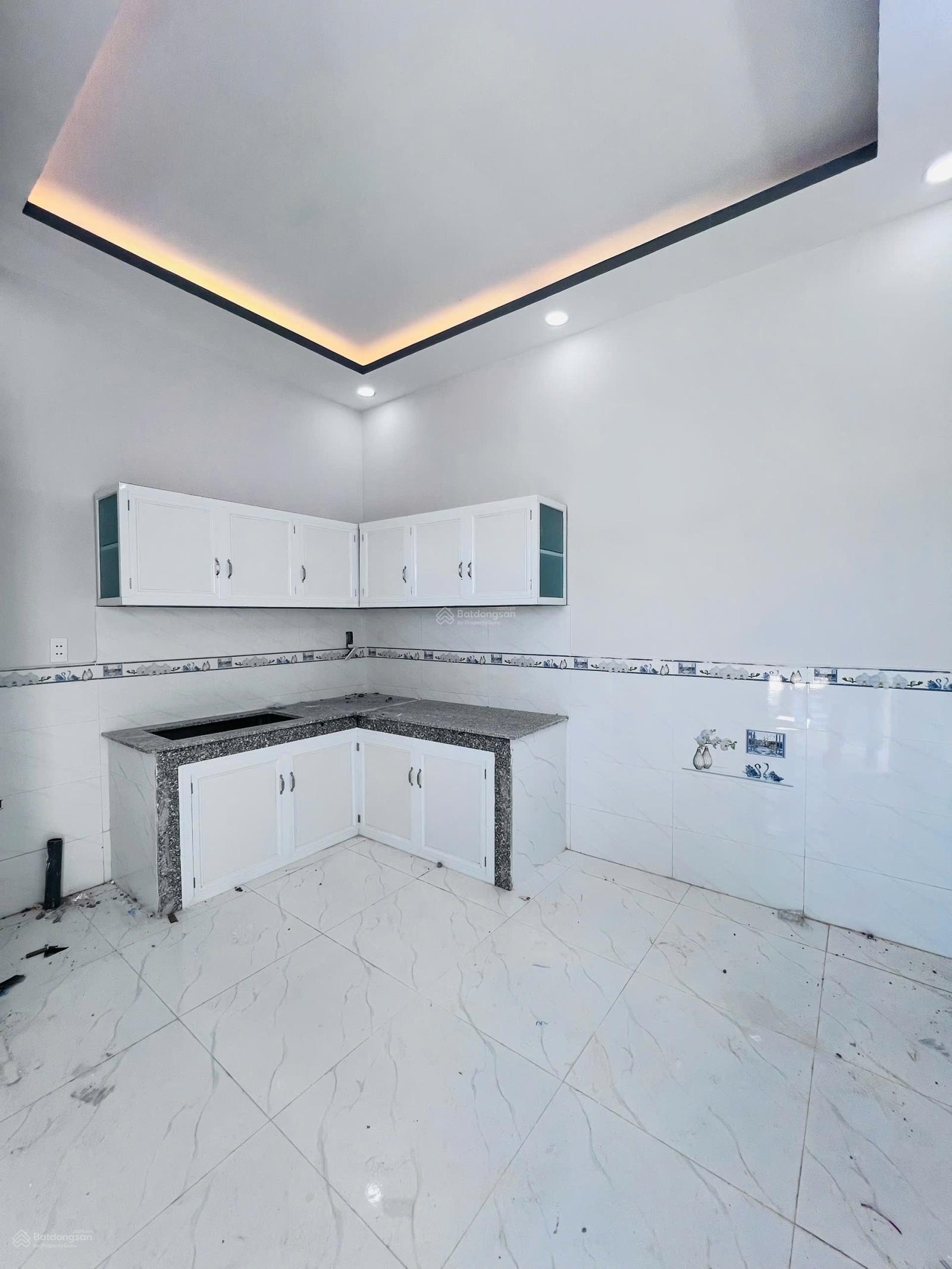 Nhà mới ngay góc, đường oto 2wc2pn 32m2 ,ngã 3 giòng, 650tr hổ trợ vay, Khu đông dân