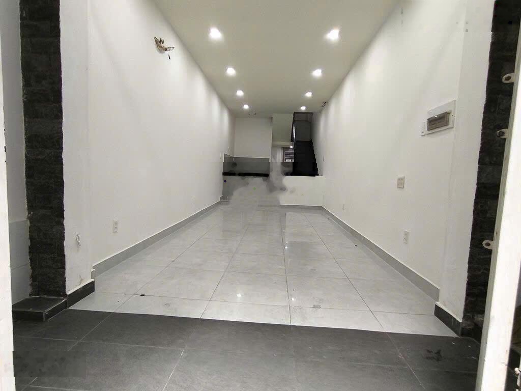 Cho thuê nhà hẻm 3.5m(BG) Ngô Gia Tự, P.9, Q.10 giá 11tr