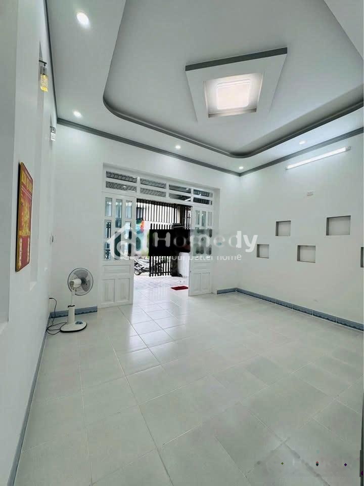 Bán Nhà C4 Mới Gần UBND Xuân Thới Sơn Giá 990 Triệu Sổ Hồng Riêng