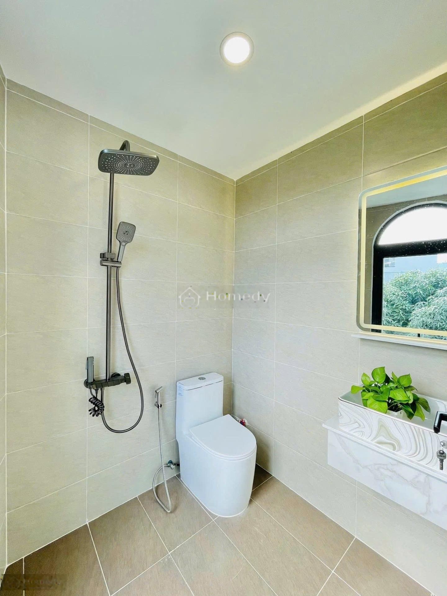 Ngay trung tâm Q.10 mà chỉ với 1 tỷ 730, sở hữu ngay căn nhà mới đẹp, giá quá hời