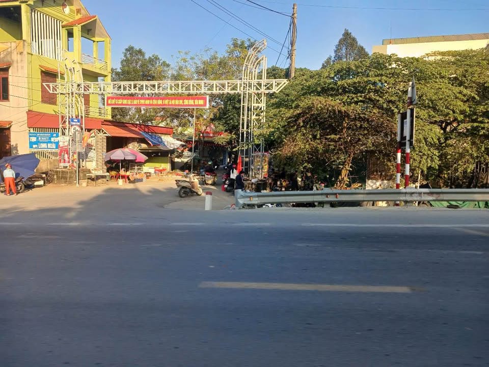 Bán mảnh đất tại thôn Đức Thành, xã Hoằng Sơn, Thanh Hóa, 98m2, hướng Nam, thuận tiện cho việc kinh doanh