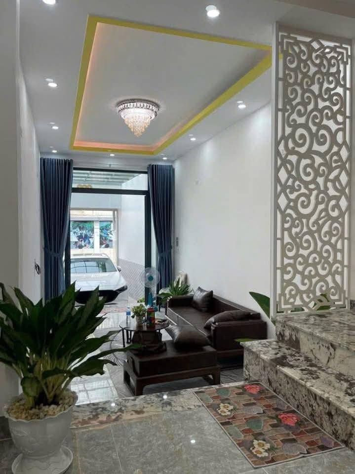 Nhà 3 lầu mặt tiền Hùng Vương, Vũng Tàu - 10.5 tỷ