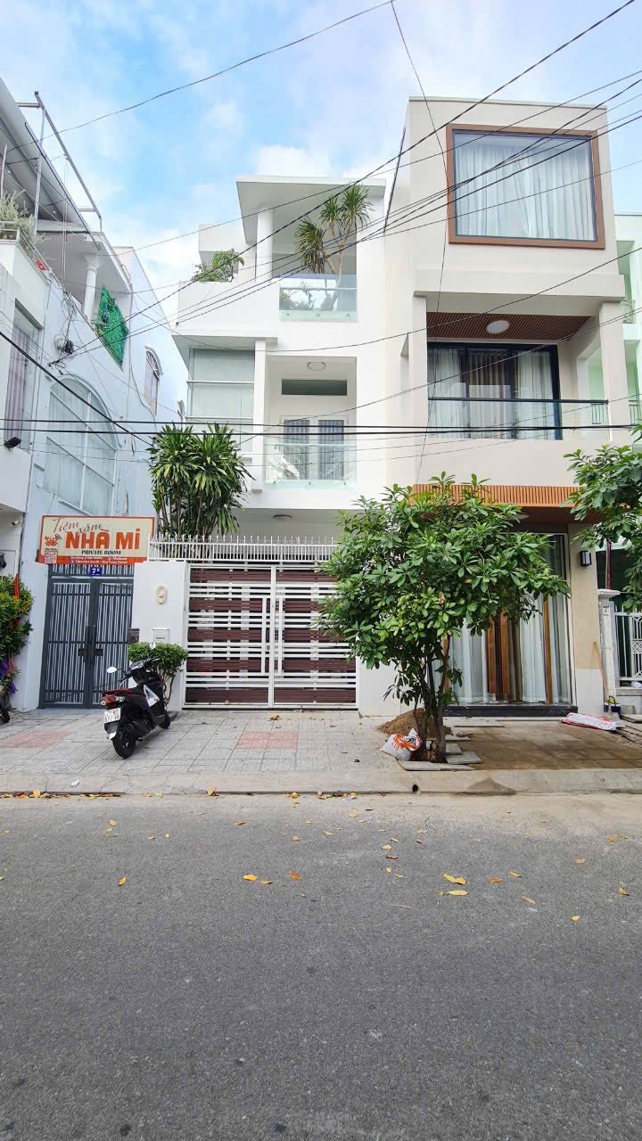 Nhà 3 tầng mặt tiền Mê Linh, Nha Trang - 108m2, 5 phòng ngủ, 15 tỷ