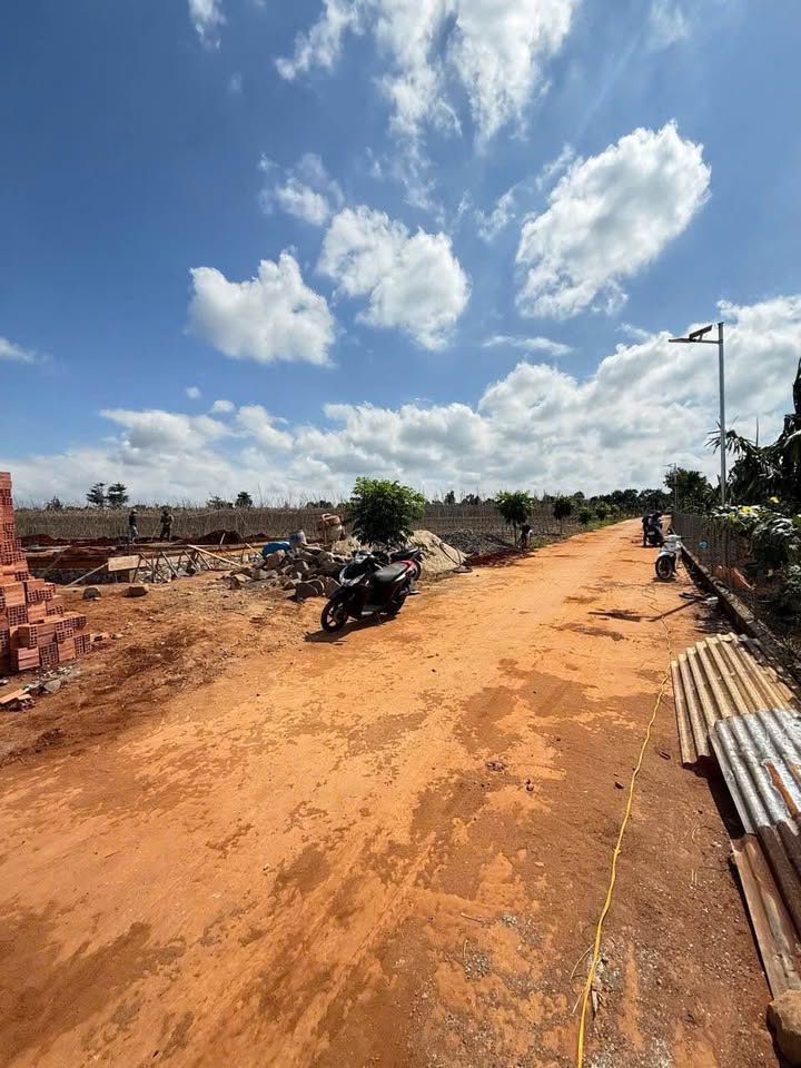 Đất vàng Khánh Xuân, 122.5m2 thổ cư, giá 690 triệu, hẻm xe hơi vi vu