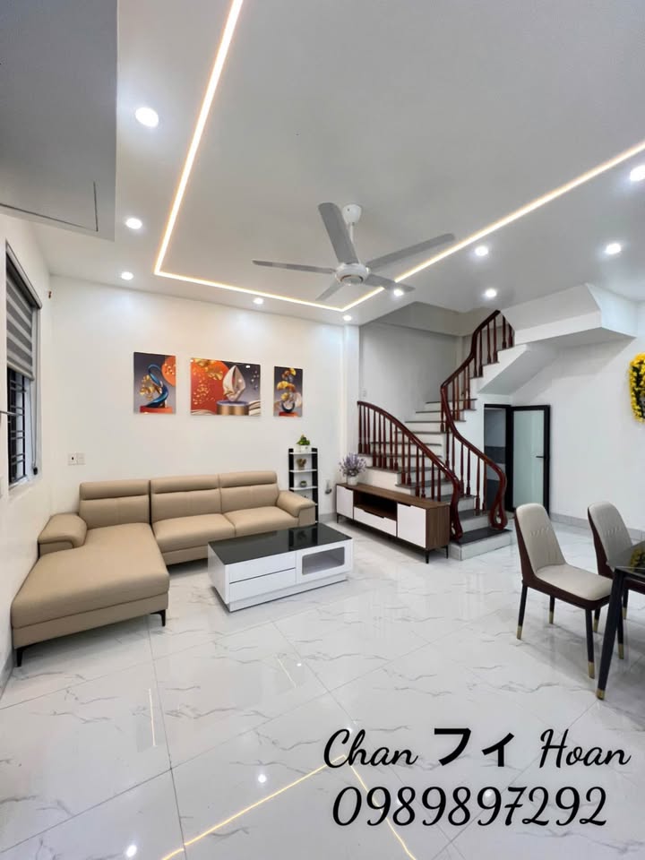 Cần bán nhà 3 tầng kiên cố, nằm tại phường Lê Hồng Phong, thành phố Thái Bình