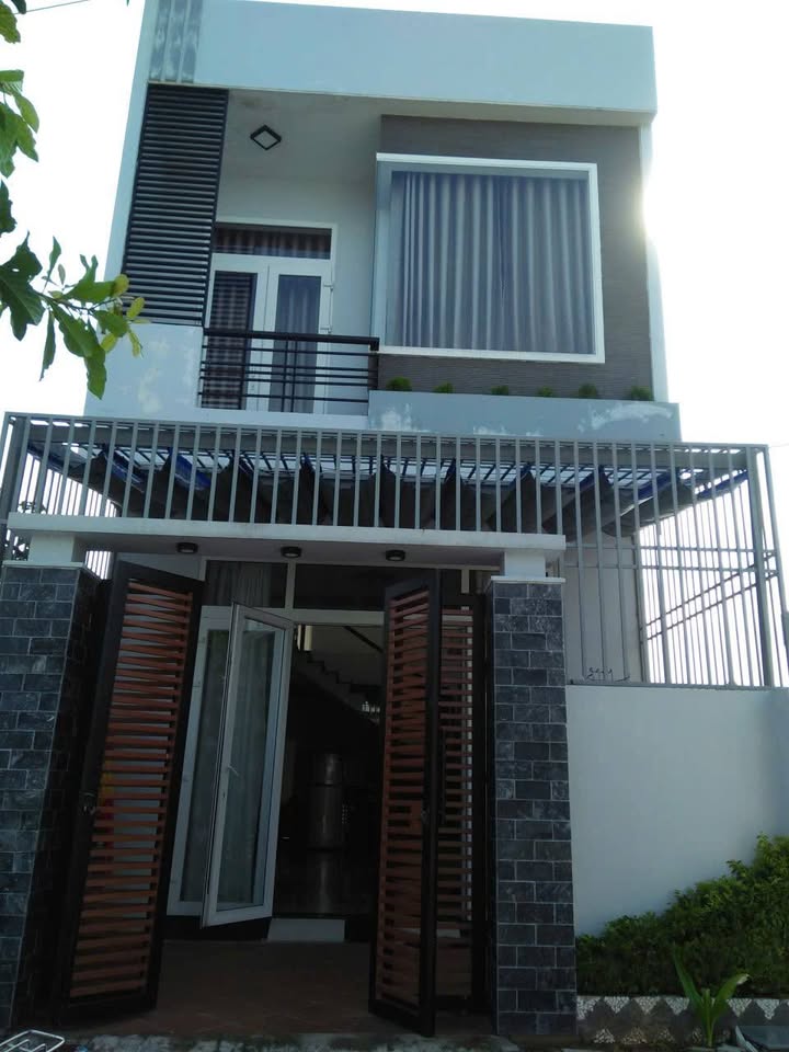 Bán nhà tự xây 2 tầng, 75m2 ngang 5m, full nội thất, chỉ nhỉnh 4.x tỷ - trung tâm Hải Châu