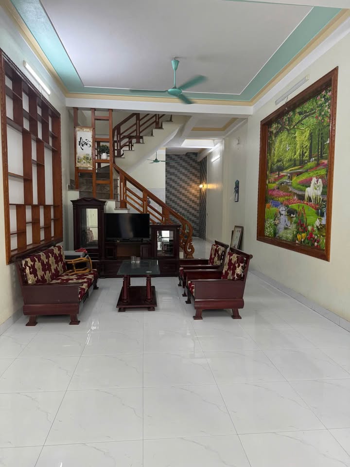 Nhà xinh xắn, chính chủ cần bán gấp trên đường Thành Thái, Phường Hàm Rồng