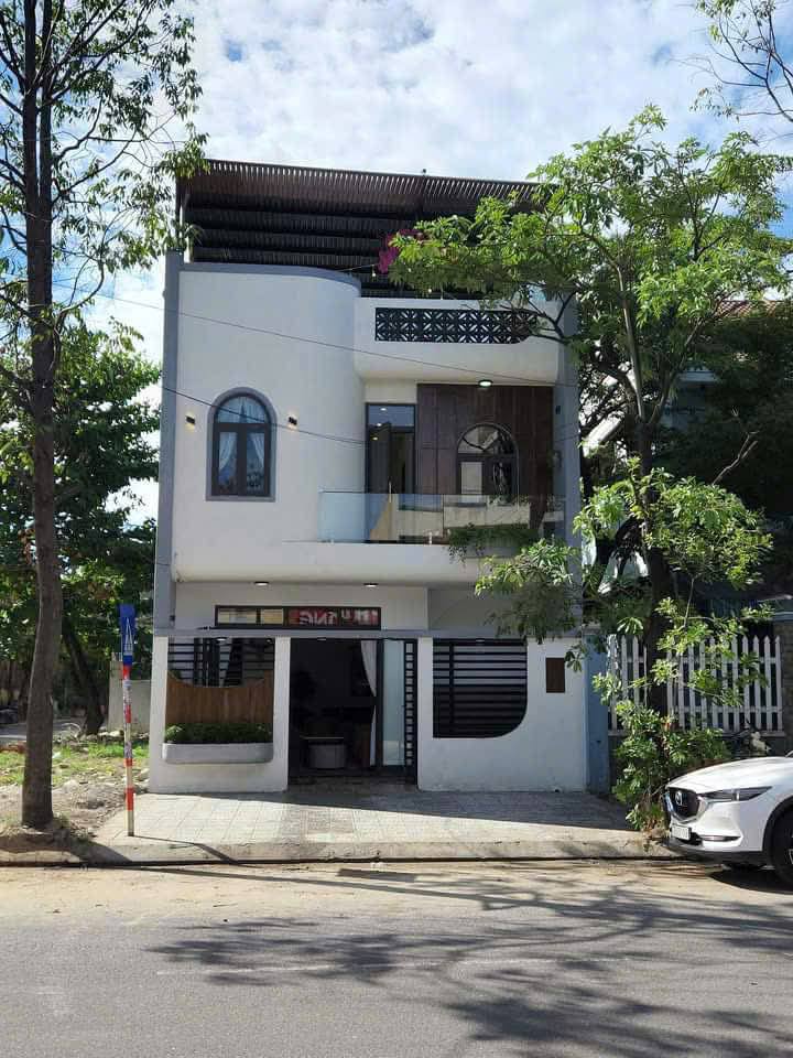 Nhà mặt tiền đường Đồng Xoài 2 tầng 3 phòng ngủ, gần Bến Xe Trung Tâm Đà Nẵng, giá chỉ 5,2 tỷ