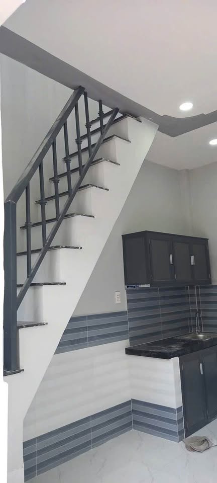 Cần bán nhà 1 lầu tại ấp 3, xã Đông Thạnh, huyện Hóc Môn, diện tích 37m2, gần chợ Gấu, khu dân cư đông đúc