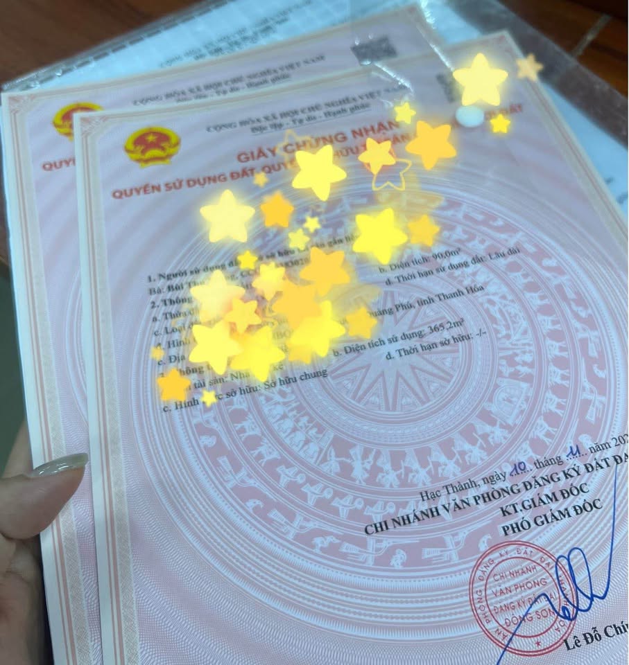 Bán 2 lô liền kề mặt đường đôi Đại lộ CESP, view hồ sen, 180m2, sổ đỏ vuông vắn