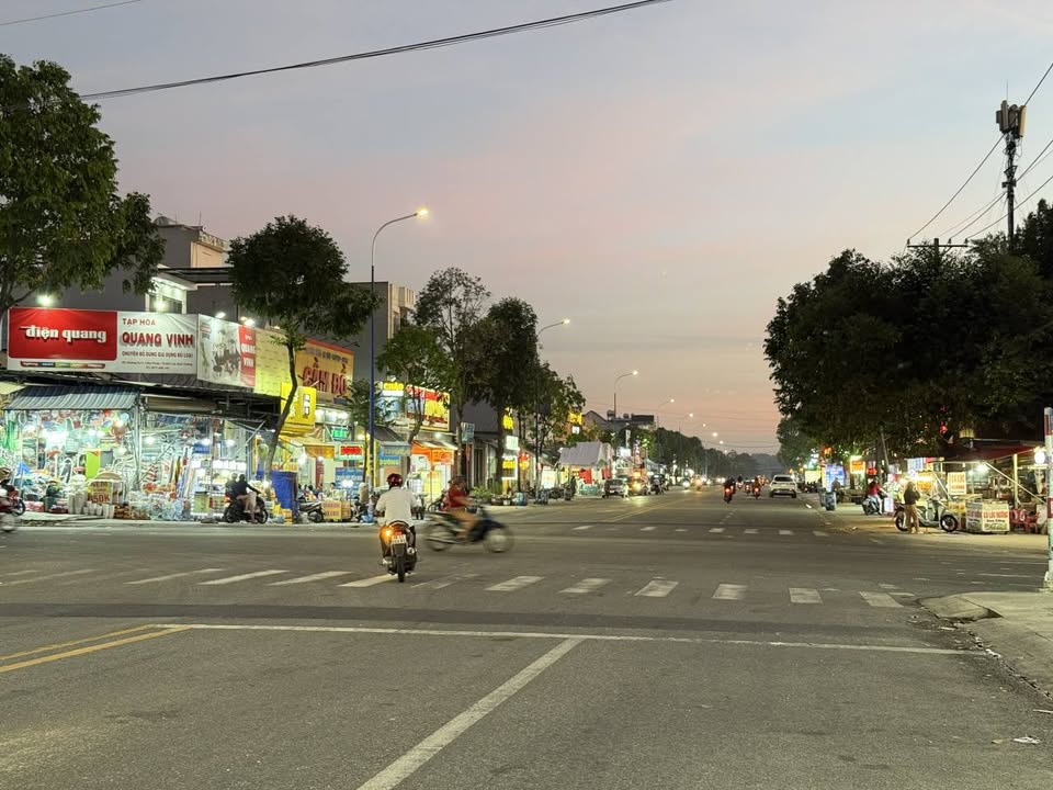 Bán nhà 5x30m mặt tiền đường nhựa lớn, trung tâm Mỹ Phước 3, kinh doanh tốt