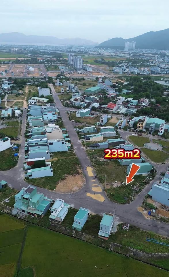 Sở hữu ngay lô đất nền góc cực kỳ hiếm với 3 mặt tiền đắt giá tại khu vực D7 – D12 – D1