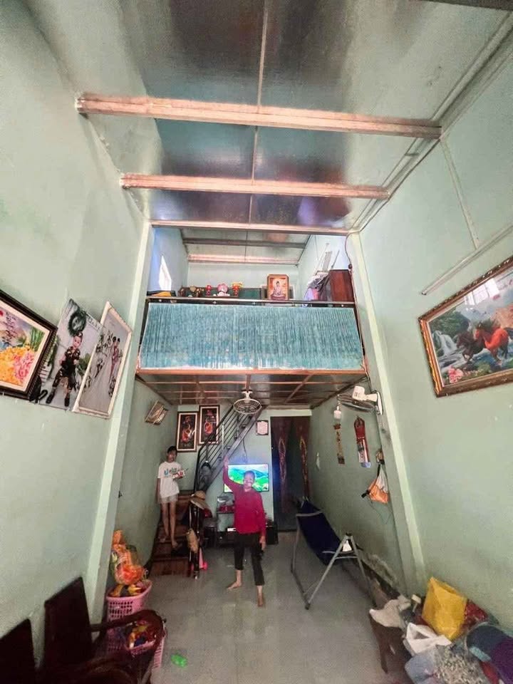 Bán nhà mặt tiền Xóm Tiêu, Quy Nhơn, 49.5m2, mê lỡ, chỉ 2.6 tỷ, gần chợ, trường học