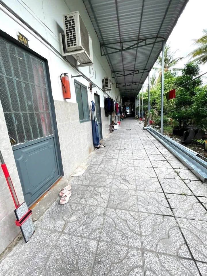 Cho thuê phòng trọ trệt lửng có máy lạnh gần trường FPT - Cần Thơ