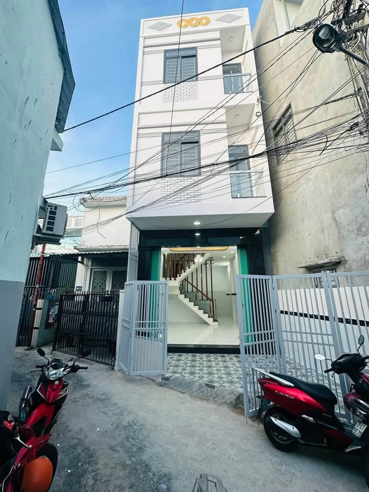 Bán gấp nhà 3 mê Trần Hưng Đạo, Quy Nhơn, giá 2.6 tỷ, sổ đỏ chính chủ