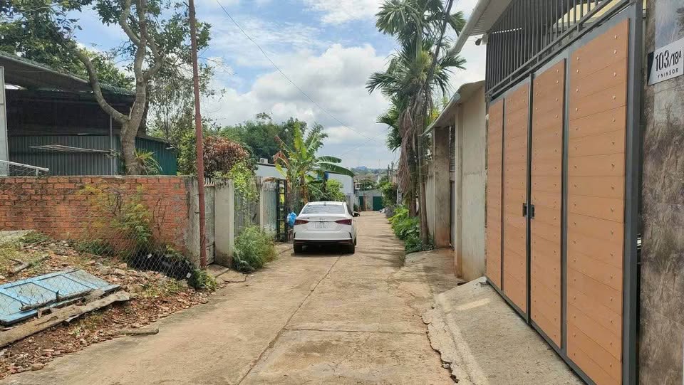 Bán đất hẻm 103 Y Ni KSơr, phường Tân Lập, Hướng Nam, 98m2