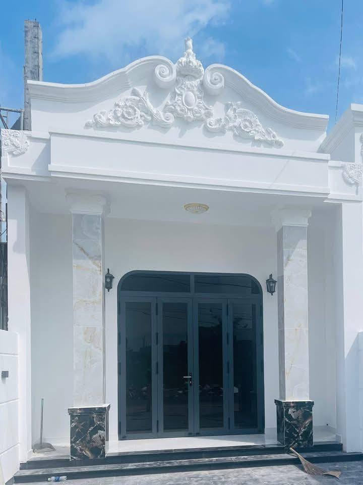 Căn nhà tân cổ điển sang trọng - sổ sẵn - sẵn sàng đón bạn về dinh