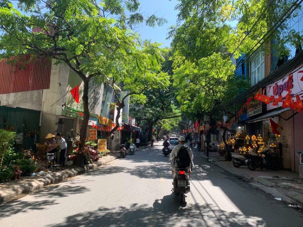 Nhà Hoàng Hoa Thám, 65m2, mặt tiền 7,7m, sổ vuông vắn, gần ô tô