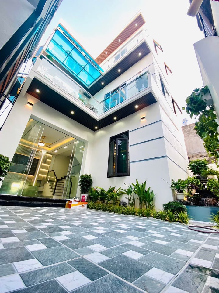 Bán biệt thự mini 81m2, 3 phòng ngủ, sân vườn, gần Lê Hồng Sơn, Nam Định