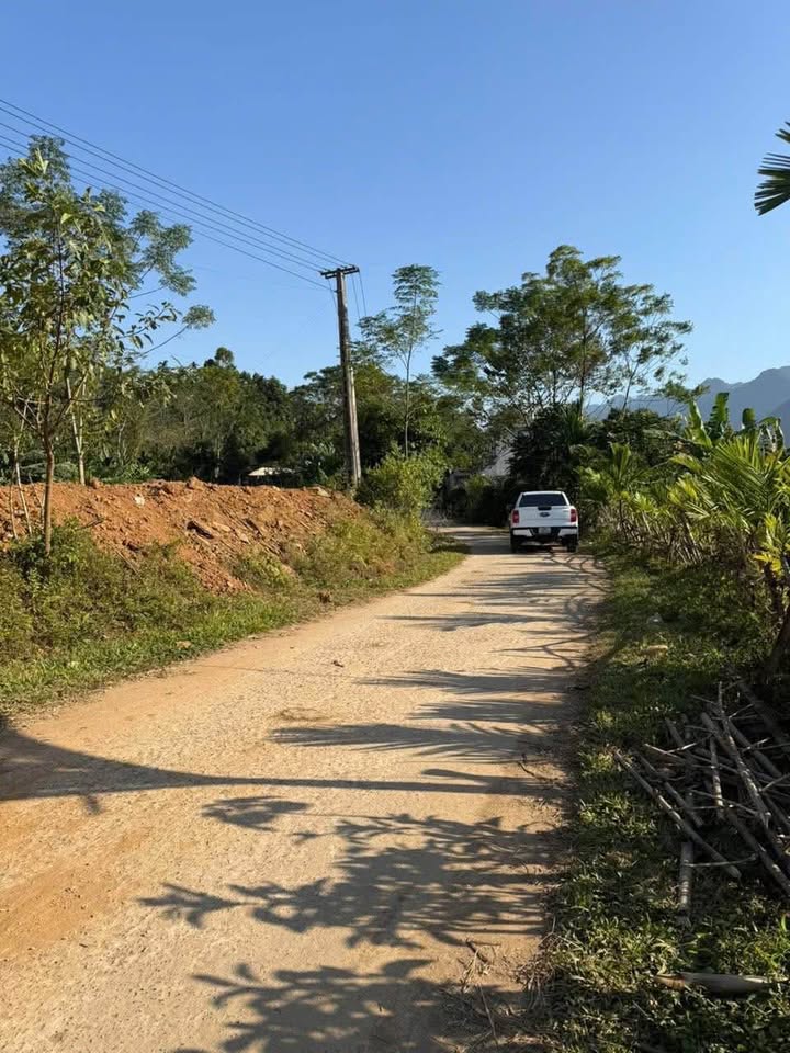 Đất view hồ 448m2, chỉ 299 triệu cứu nguy cho tâm hồn mê cảnh đẹp